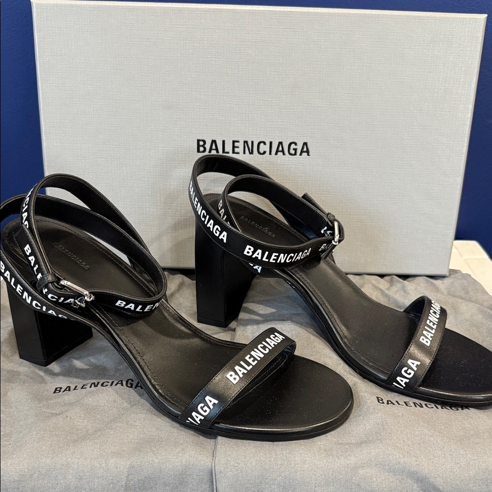 Balenciaga Black Round Sandal M80